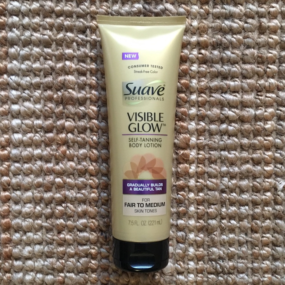 SUAVE VISIBLE GLOW SELF-TANNING LOTION—FAIR/MED